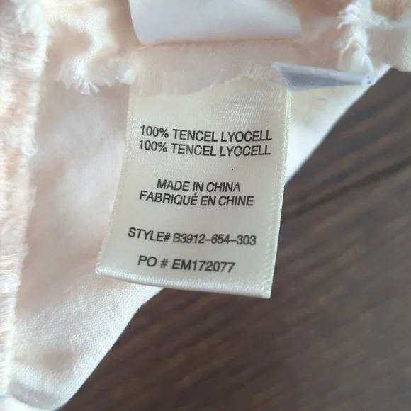 Cloth & Stone Cream Drawstring Shorts - Picture 7 of 9